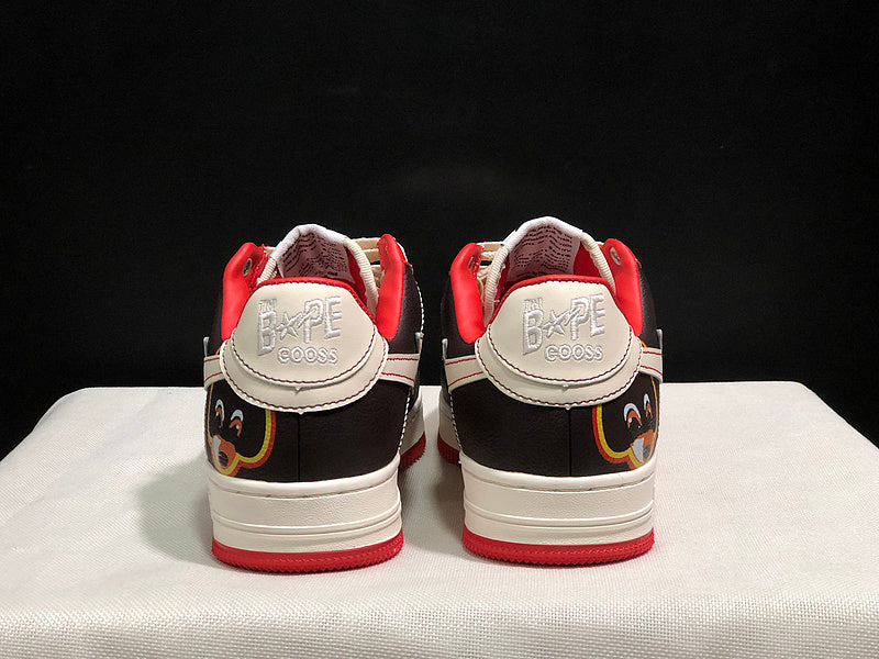 A BATHING APE BAPE STA Low-Top Sneakers – Off-White, Black & Red