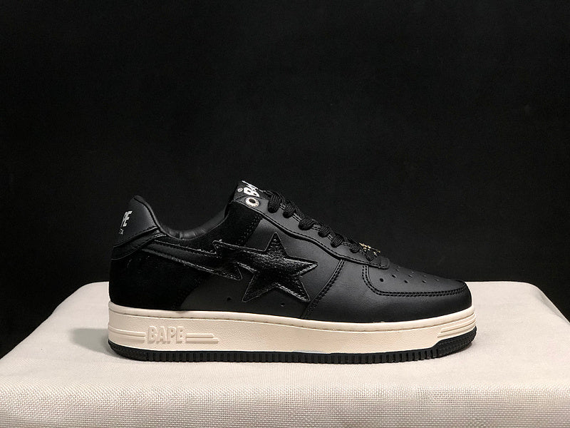 A BATHING APE BAPE STA Low-Top Sneakers – Black & Cream