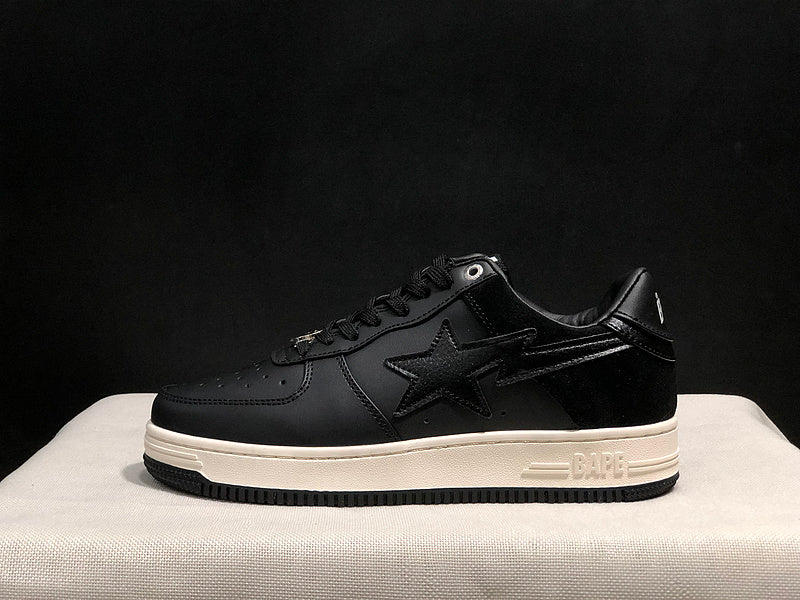 A BATHING APE BAPE STA Low-Top Sneakers – Black & Cream